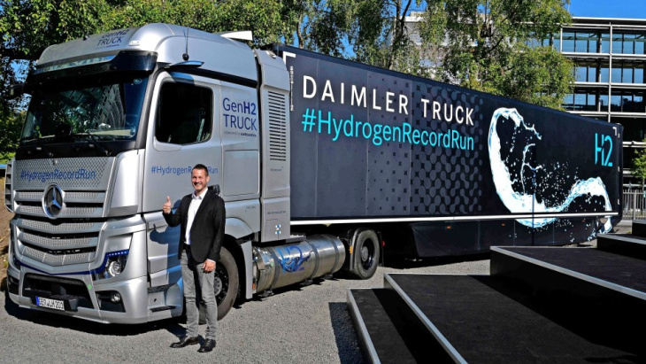 daimler-truck-vorstand: die grünen lastwagen sind da, die kunden nicht