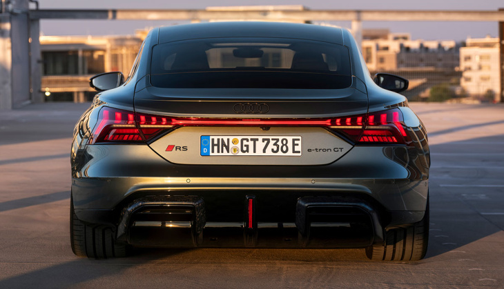 audi stellt rs e-tron gt performance ab 160.500 euro bestellbar