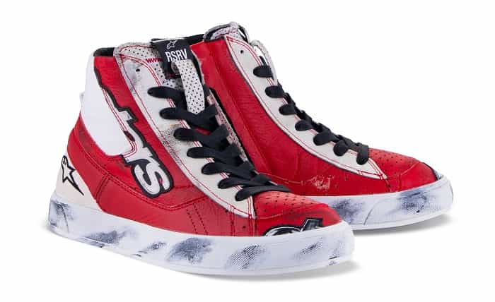 alpinestars bringt exklusive sneakers aus lederanzügen, die im motogp beschädigt wurden, auf den markt