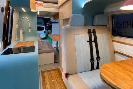 einzigartiger campingbus mit spannenden details