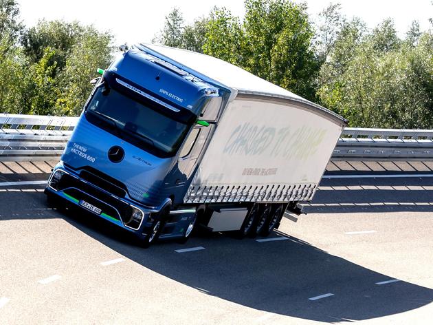 mercedes-tochter präsentiert elektrische lkw-hoffnung – und appelliert an politik