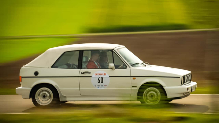 unterwegs im vw golf i cabrio von 1991: geschlossene gesellschaft