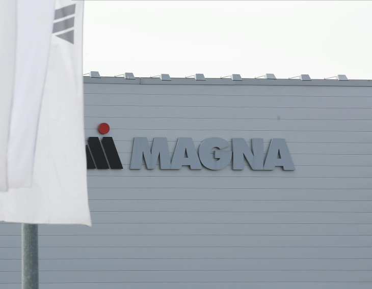 magna powertrain kündigt 200 mitarbeiter