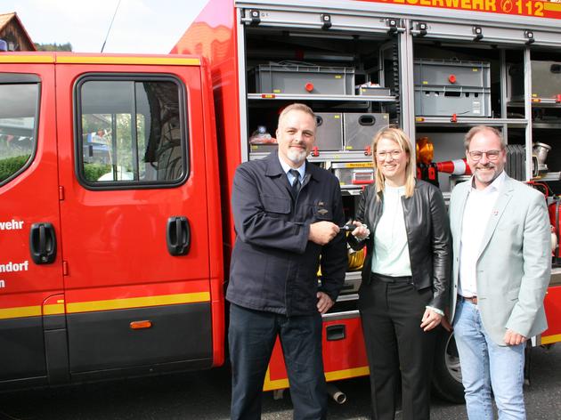 erstmals ein brandneues fahrzeug für die feuerwehr hilgershausen