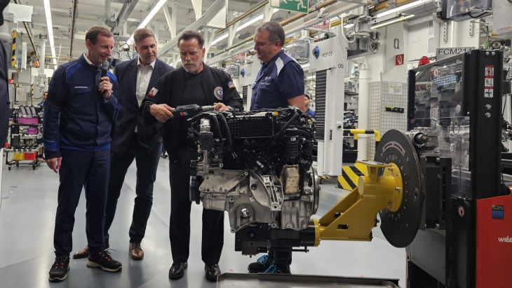 der terminator zu besuch im bmw werk steyr