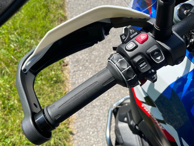 bmw r 1300 gs mit asa im test