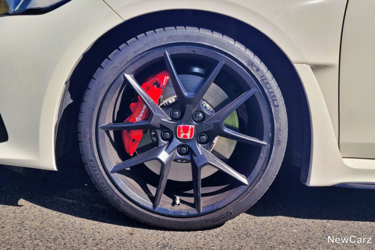 honda civic type r  test –  let’s get ready to rumble