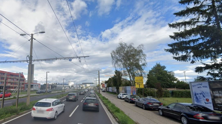 raser mit 151 km/h in linz erwischt – mercedes amg weg