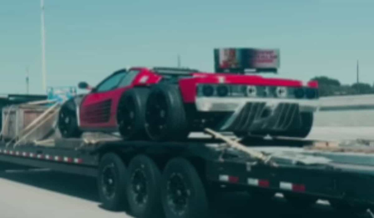 ferrari testarossa mit 6 rädern im texas gesichtet, gerüchte deuten auf ein neues projekt von gas monkey garage hin