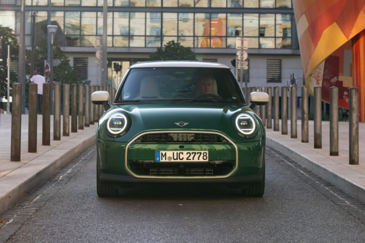 mini cooper c f66: dreizylinder glänzt in british racing green