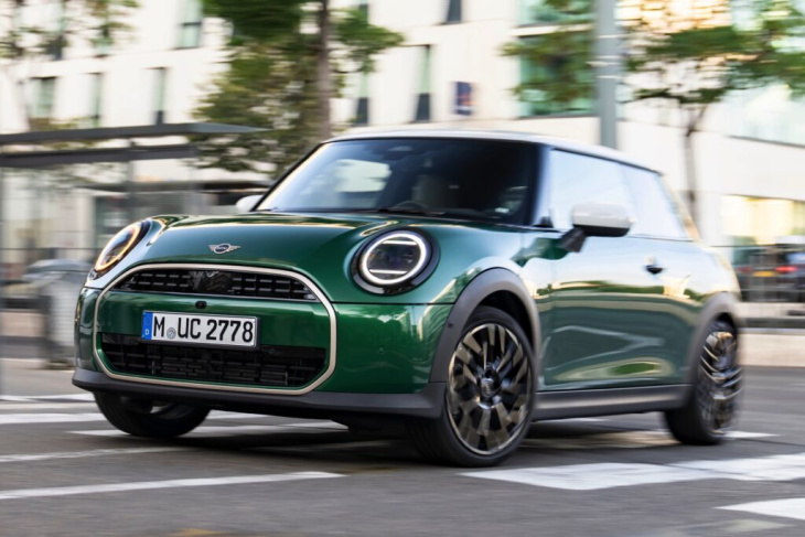 mini cooper c f66: dreizylinder glänzt in british racing green