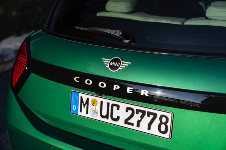 mini cooper c f66: dreizylinder glänzt in british racing green