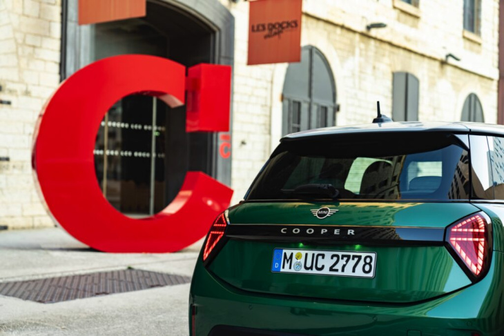 mini cooper c f66: dreizylinder glänzt in british racing green