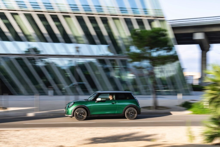 mini cooper c f66: dreizylinder glänzt in british racing green