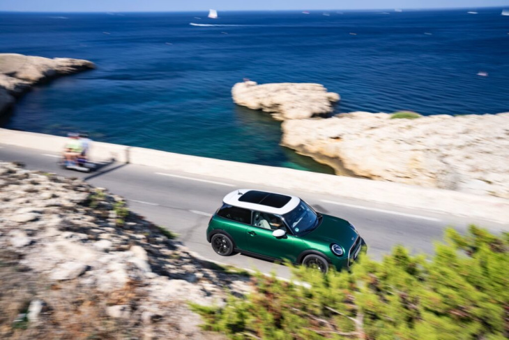 mini cooper c f66: dreizylinder glänzt in british racing green