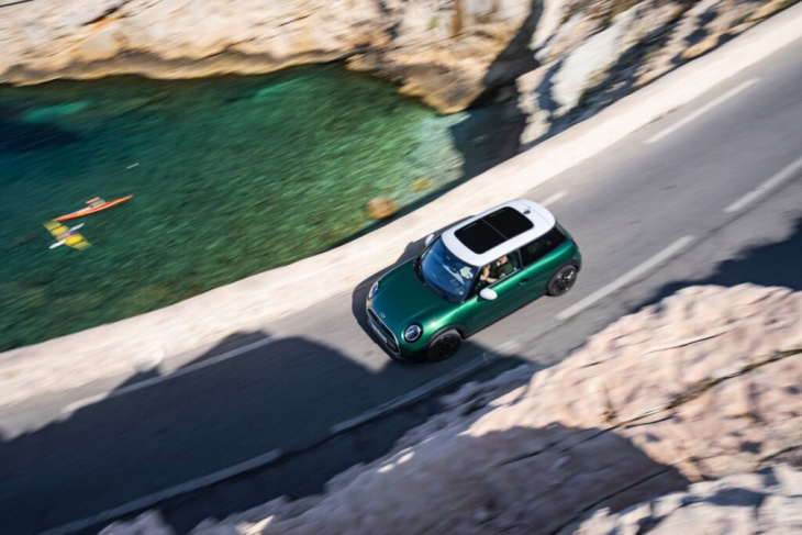 mini cooper c f66: dreizylinder glänzt in british racing green