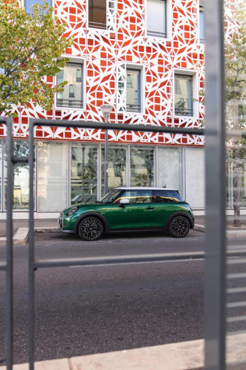 mini cooper c f66: dreizylinder glänzt in british racing green