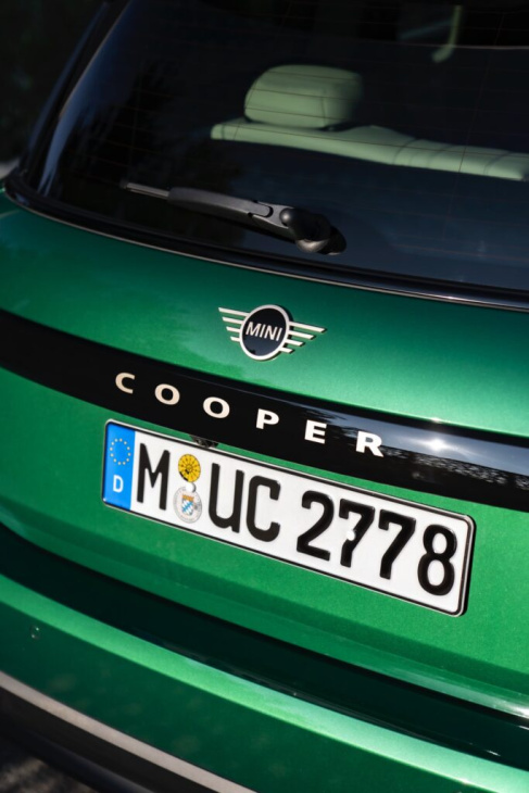 mini cooper c f66: dreizylinder glänzt in british racing green