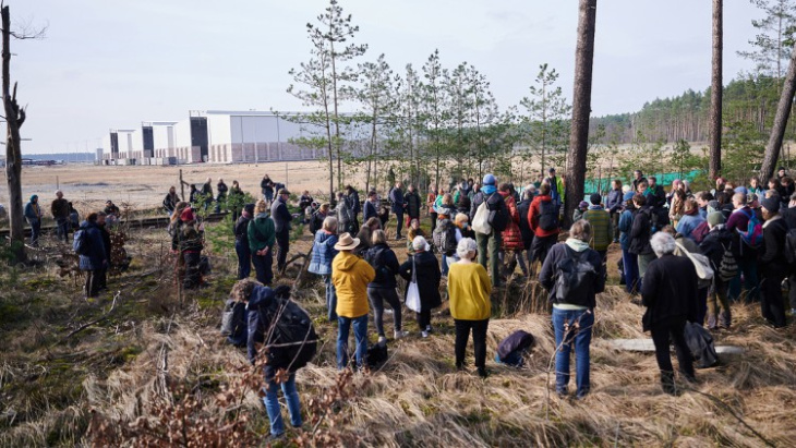 polizeieinsatz am tesla-camp: protest aber nicht betroffen