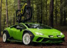 lamborghini huracán sterrato auf vossen wheels mit mountainbike