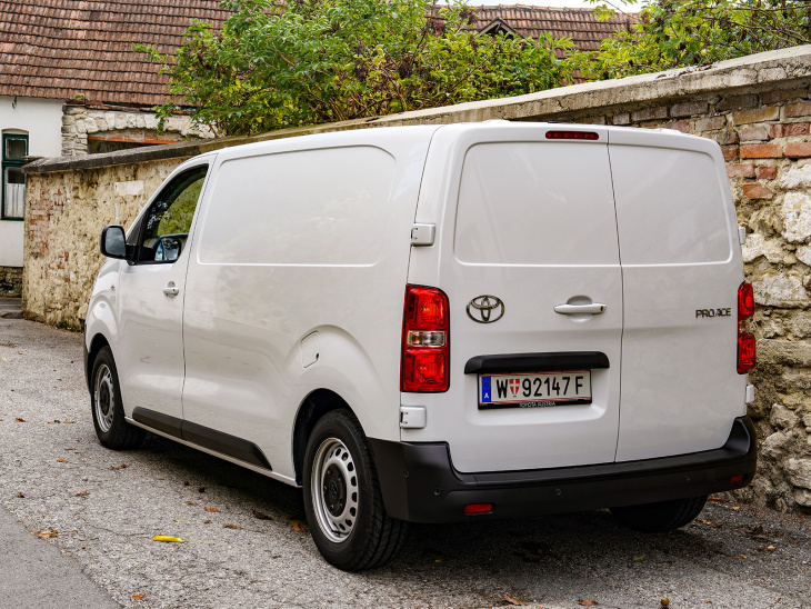 toyota proace 2,0 d-4d 144 at select im test