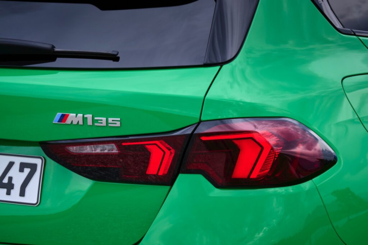 signal green: bmw m135 f70 in giftgrün & mit m technik paket ii