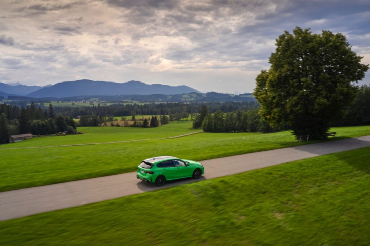 signal green: bmw m135 f70 in giftgrün & mit m technik paket ii