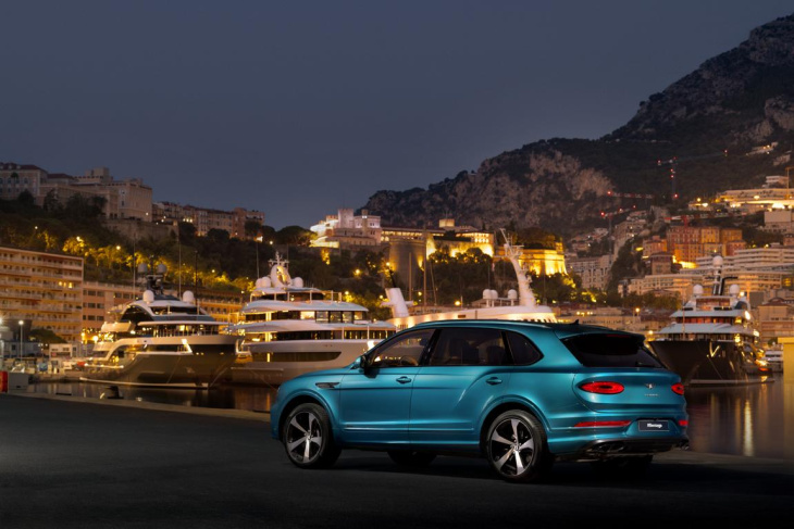 bentley zeigt die bentayga ewb azure riviera collection