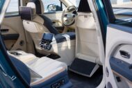 bentley zeigt die bentayga ewb azure riviera collection