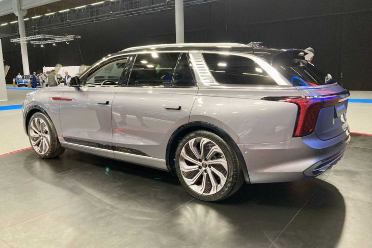 fotostrecke: auto mechanika 2024: luxusklasss suv hongqi ehs9