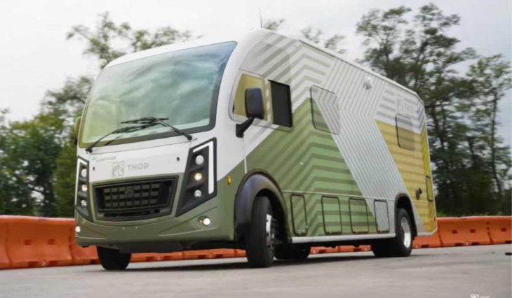 neuer hybrid-reisemobil von thor industries verspricht 800 kilometer reichweite