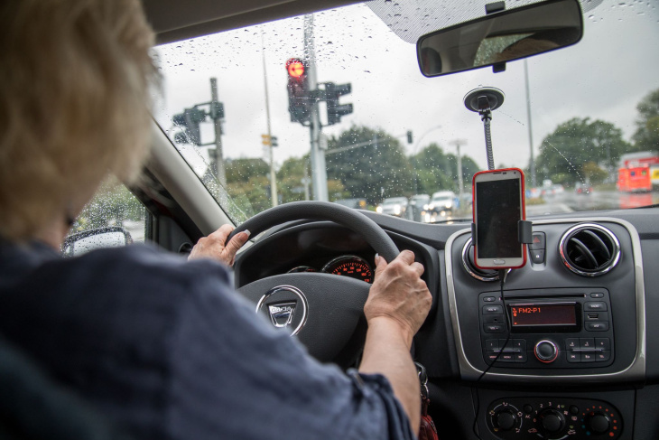 dürfen bürgergeldempfänger ein auto haben?