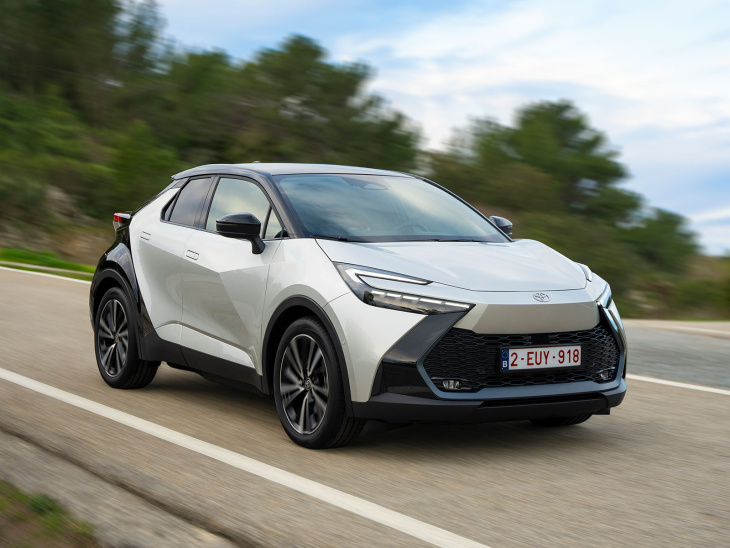 der toyota c-hr mit plug-in-hybrid geht an den start