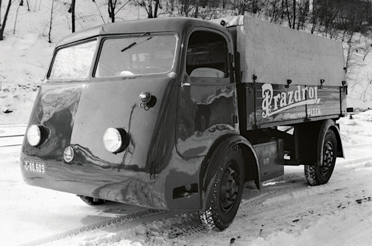 das erste elektroauto, das jemals von einem autohersteller gebaut wurde