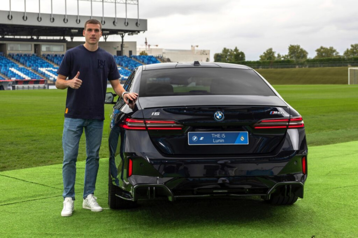 real madrid: neue e-bmw für alaba, bellingham, mbappé & co.