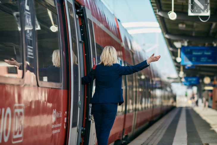 öpnv: nahverkehr wächst, fernverkehr schrumpft