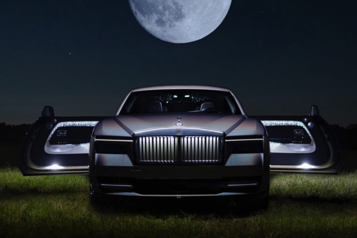 rolls-royce spectre lunaflair: elektrisierender mondschein