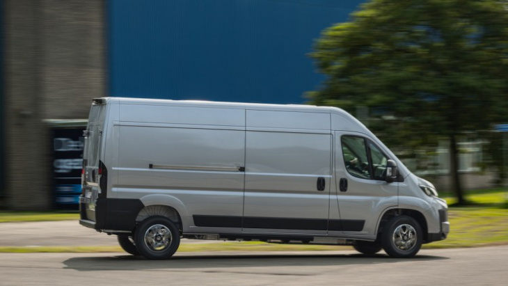 toyota proace max electric: ein europäischer japaner drängt auf den transportermarkt