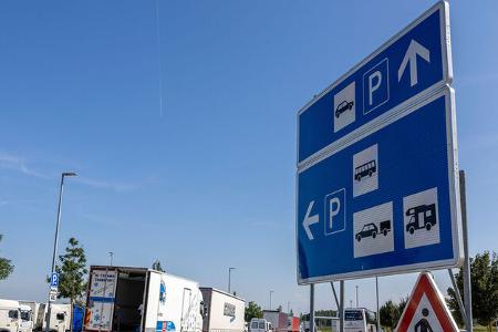 kaum parkplätze auf autobahnrastanlagen für camper