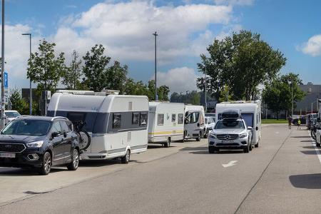 kaum parkplätze auf autobahnrastanlagen für camper