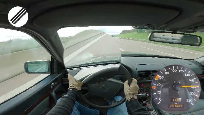 30 jahre alter mercedes w140 hat probleme auf der autobahn nach intensivem geschwindigkeitstest