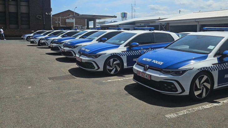 diese polizei hat 50 vw golf 8 gti bekommen