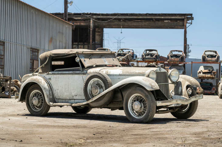 riesige oldtimer-sammlung auf dem schrottplatz zu verkaufen