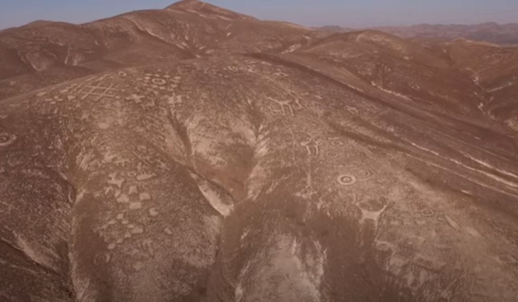 alte geoglyphen in chile werden durch offroad-rennen beschädigt