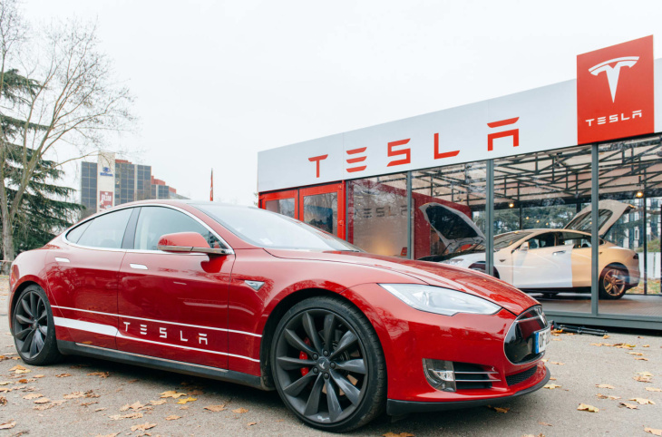 tesla ruft über 27.000 cybertrucks wegen eines fehlers bei der rückfahrkamera zurück