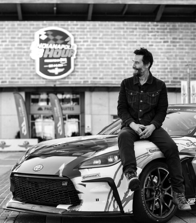 keanu reeves startet beim toyota gr cup