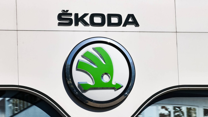 škoda tritt auf die bremse: wichtiges e-auto kommt viel später