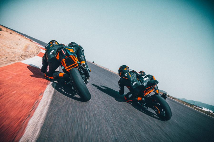 ktm zeigt die rc-modellreihe für das jahr 2022!