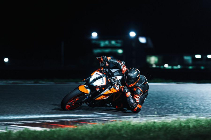 2022 ktm 1290 super duke r & super duke r evo!