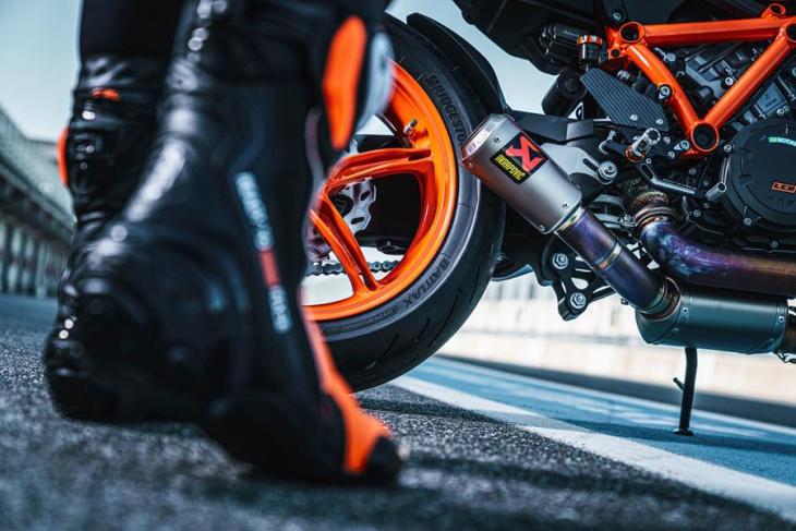 2022 ktm 1290 super duke r & super duke r evo!